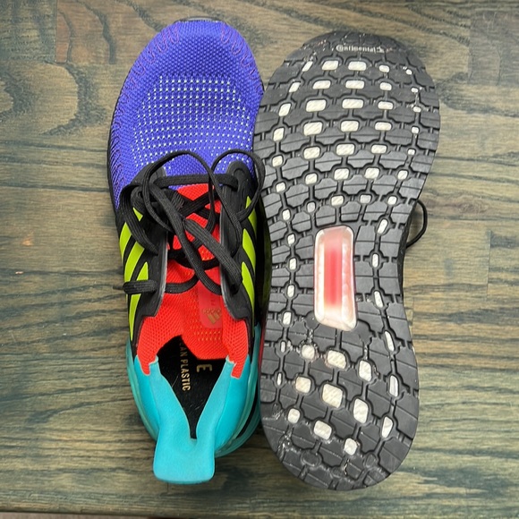 Adidas Ultraboost 2.0 DNA Parley Primeblue ULTRA RARE color pattern. Size 8.5 - Picture 3 of 11